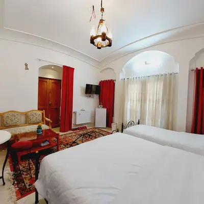 اقامتگاه سنتی خانه معمار - واحد پنج دری پایین