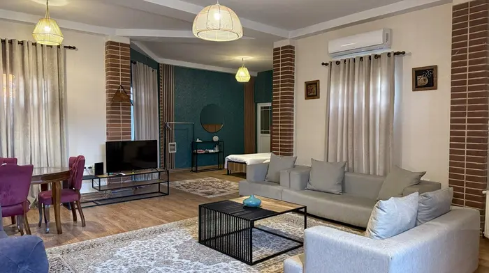 بوم گردی هستی - واحد کلاه فرنگی