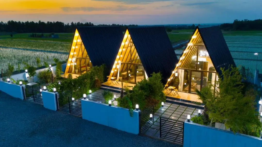 ویلا دوخوابه سوئیسی ماسو فولادکلا نور واحد وارش