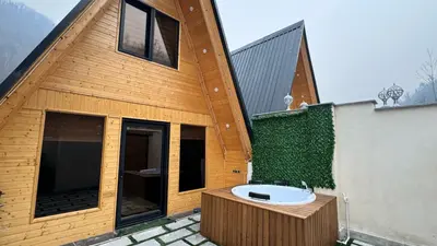 کلبه دوخوابه جکوزی دار سوئیس لند 2