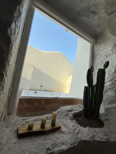 سوئیت بوتیک هتل جان فلت جکوزی دار صخره