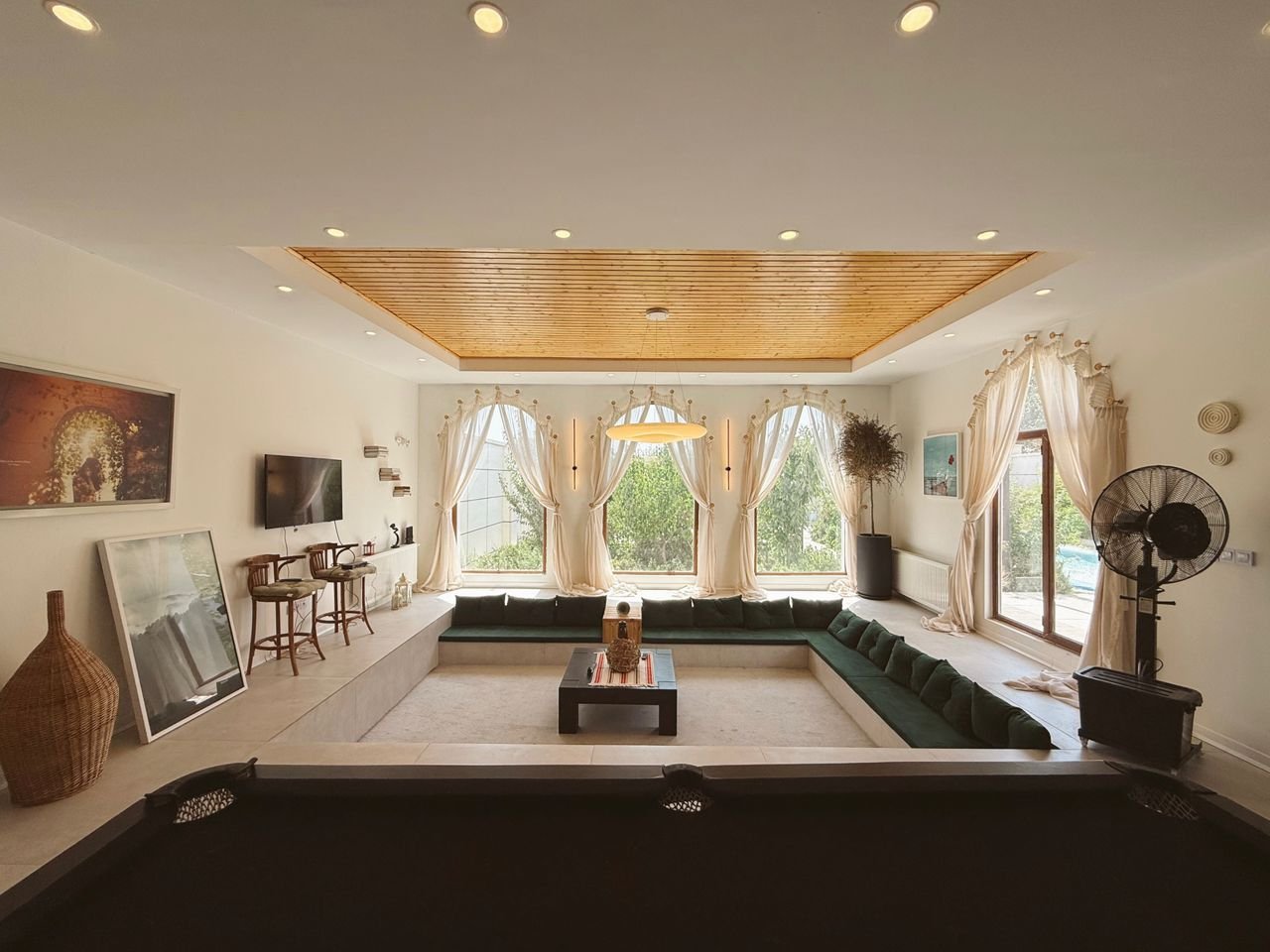 ویلا یک خوابه استخردار آبگرم لحظه