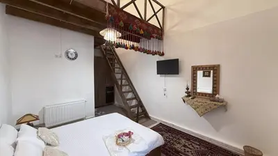 بومگردی هستی - واحد شاهنشین 4