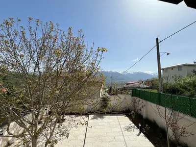 ویلا دوخوابه کوهستانی تاپ