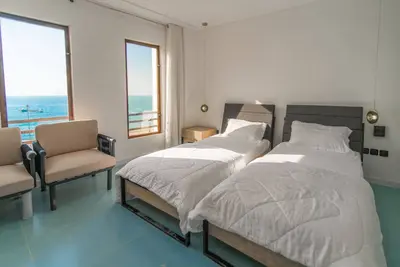 بومگردی دلفین - واحد دوتخته 102