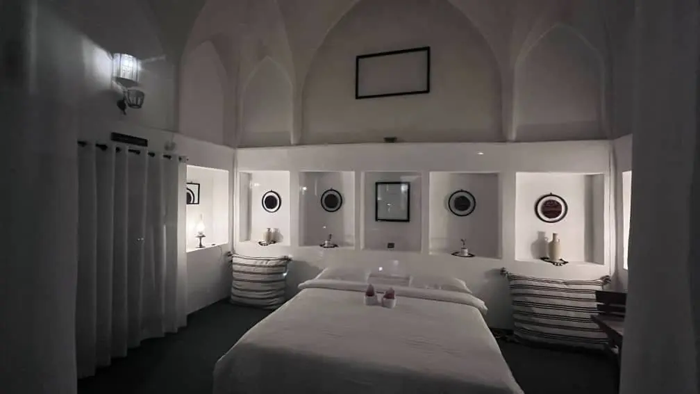 اقامتگاه سنتی خانه‌ی محیط - واحد دوبلکس فضای میان و فضای افزون -  فضای میان 