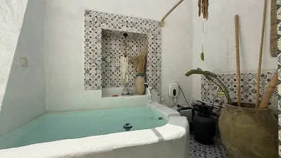 بومگردی حصیر - واحد رویال مستر حوضچه آبگرم