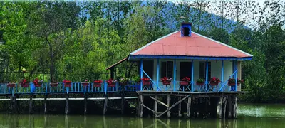 اقامتگاه سنتی ویلای آب وسط دریاچه - فلت آب - واحد کچا