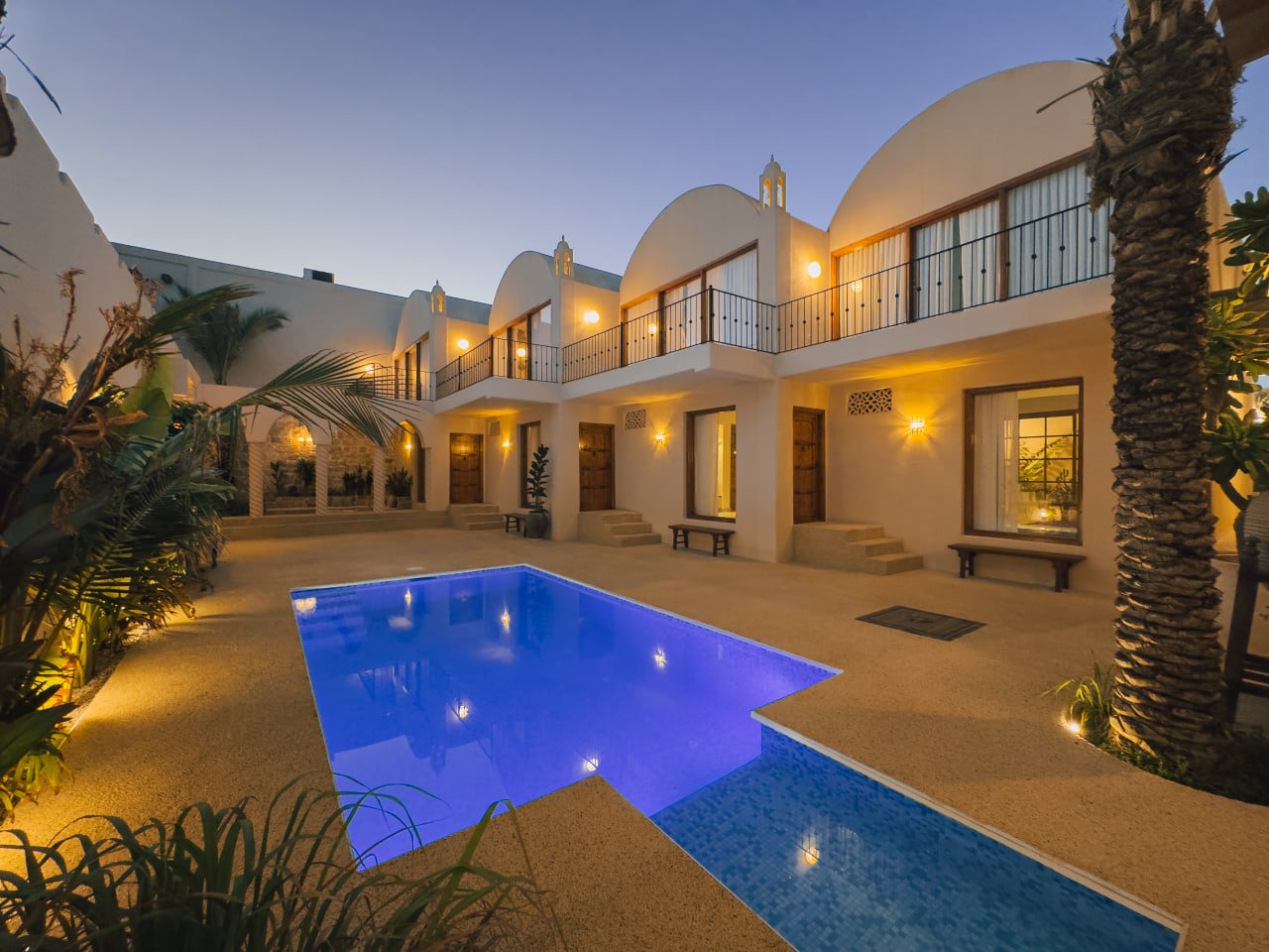 دوبلکس ساحلی حیاط بزرگ استخردار لوار