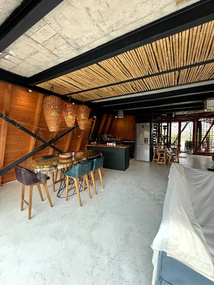 کلبه سه خوابه سوئیسی تریپلکس استخردار زندگی