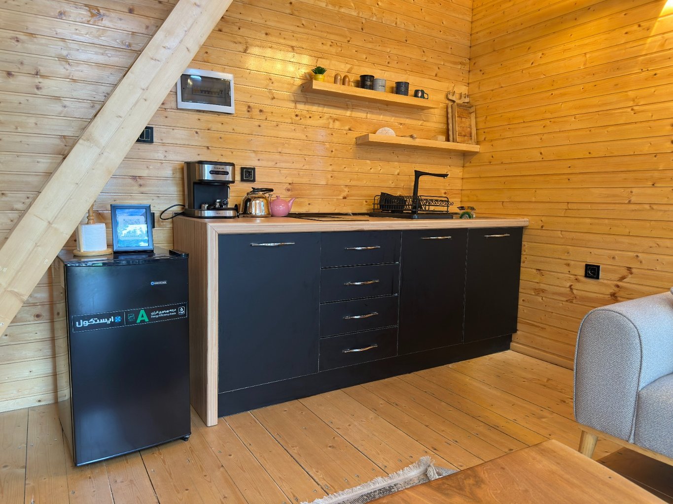 یک خوابه استخردار آبگرم برکه