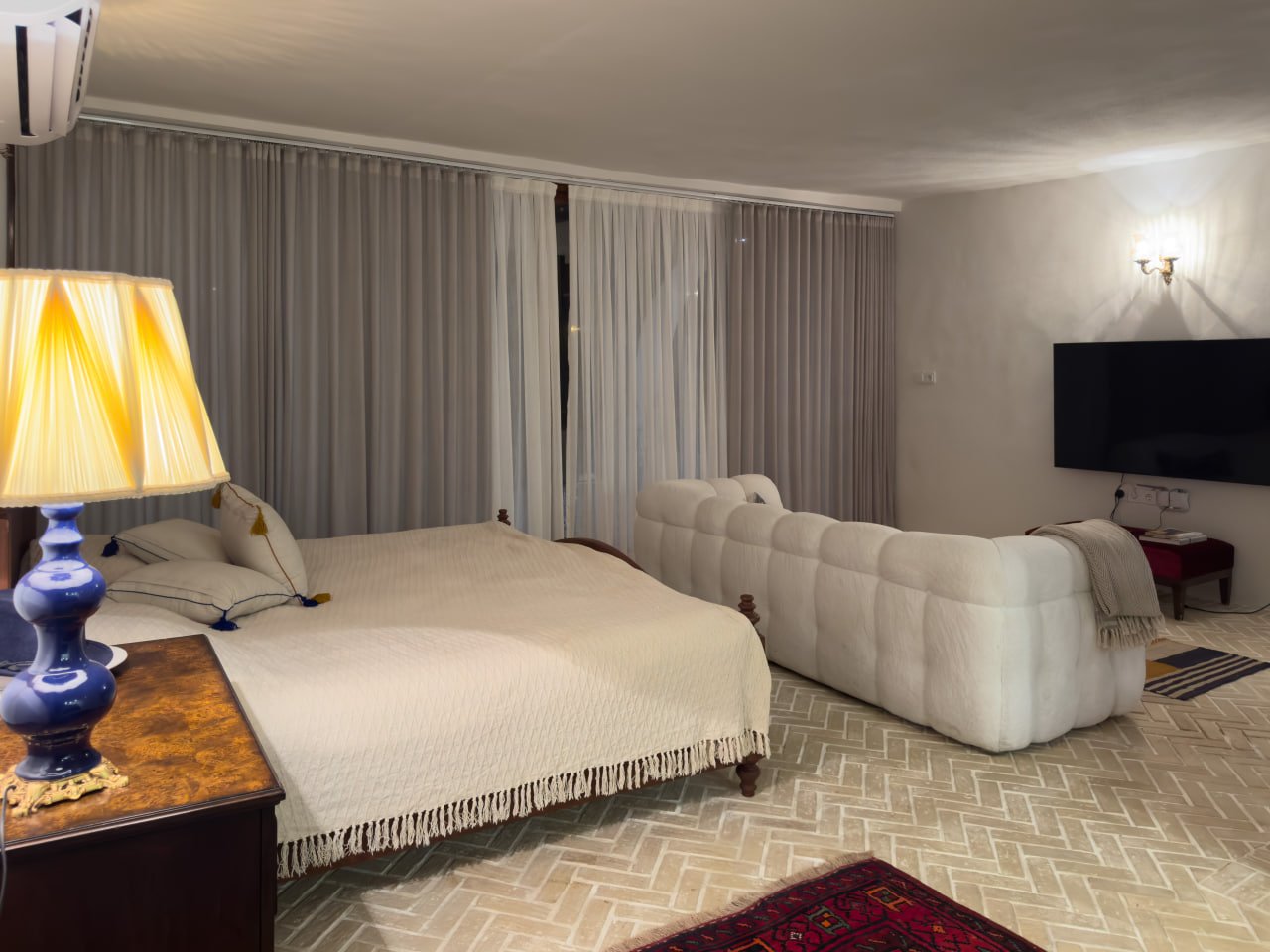 چهارخوابه ساحلی استخردار لوار