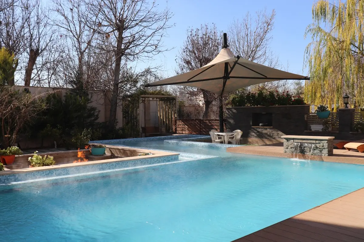 ویلا چهارخوابه استخردار آبگرم آنتالیای کوچک