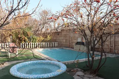 ویلا یک خوابه استخردار آبگرم گلستان 3