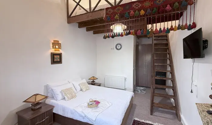 بوم گردی هستی - واحد شاهنشین 4