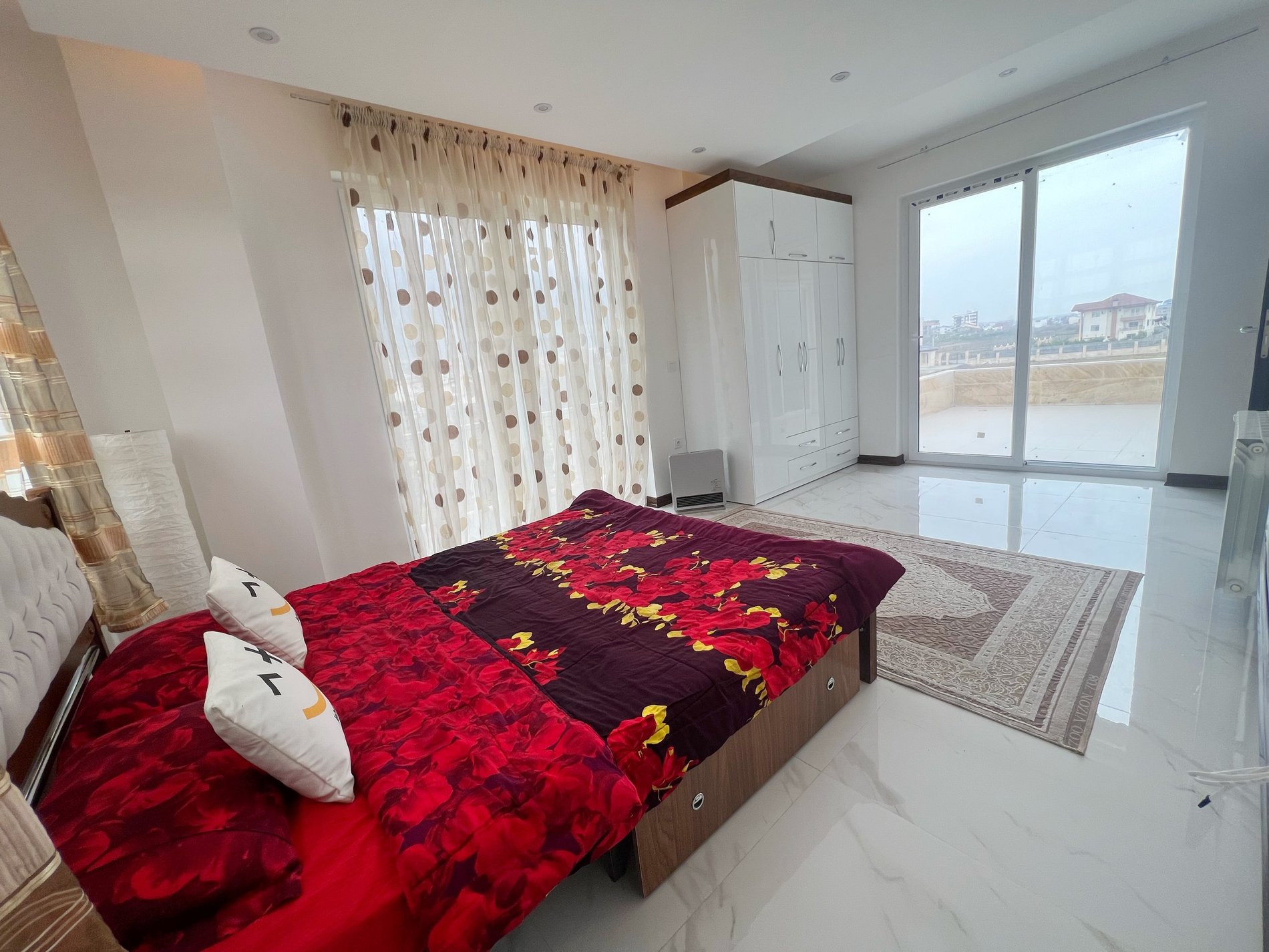 دوخوابه جنگلی مومنی