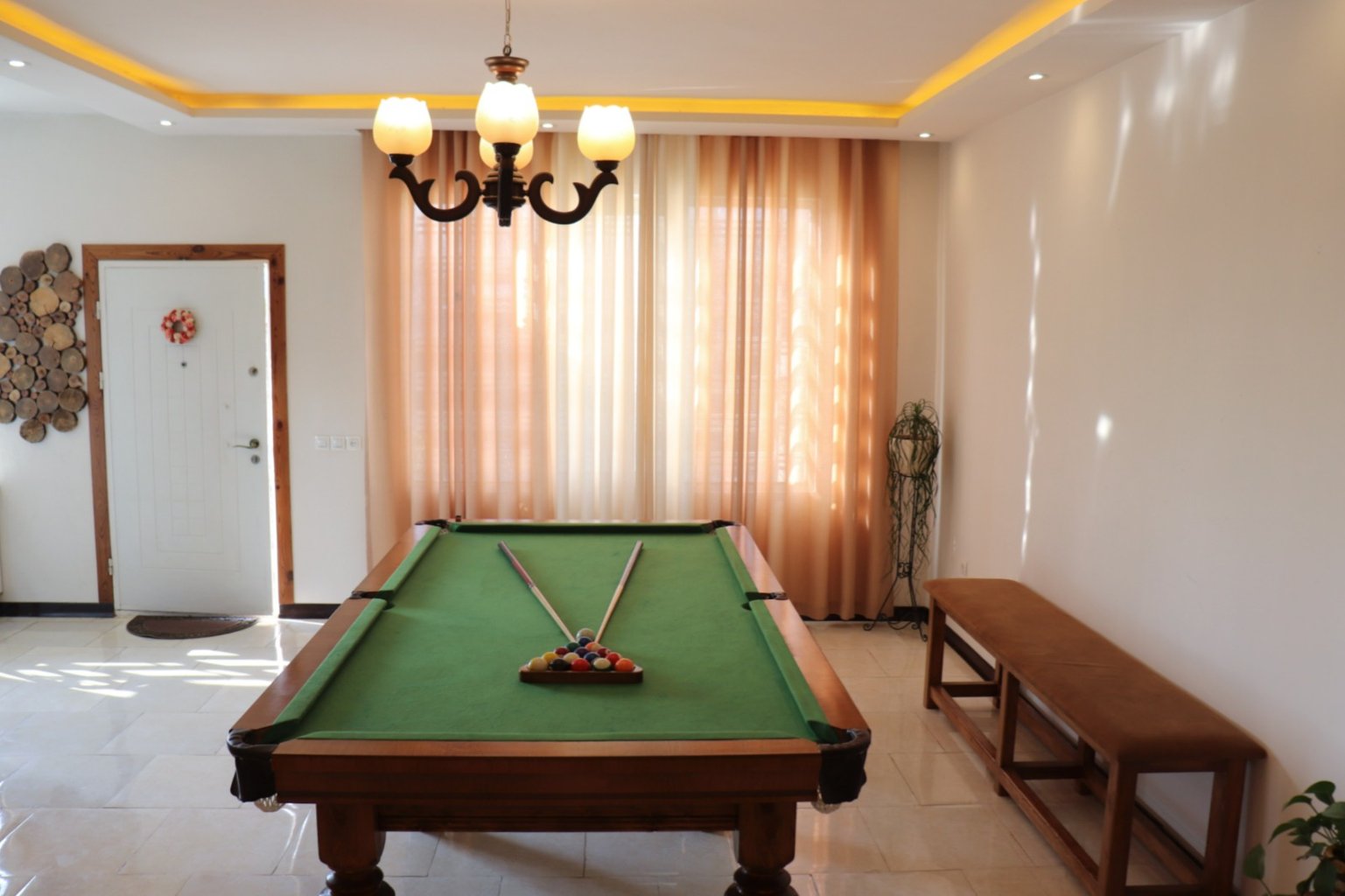 ویلا دوخوابه استخردار آبگرم آرین 2