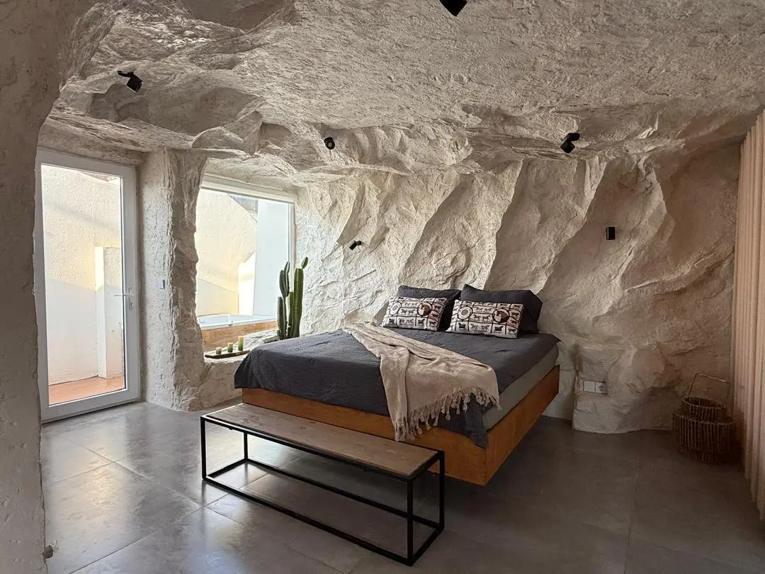 سوئیت بوتیک هتل جان فلت جکوزی دار صخره