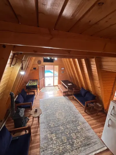 کلبه فلت سوئیسی استخردار چهارفصل الیزه