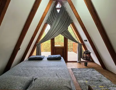 کلبه یک خوابه سوئیسی پاپلی