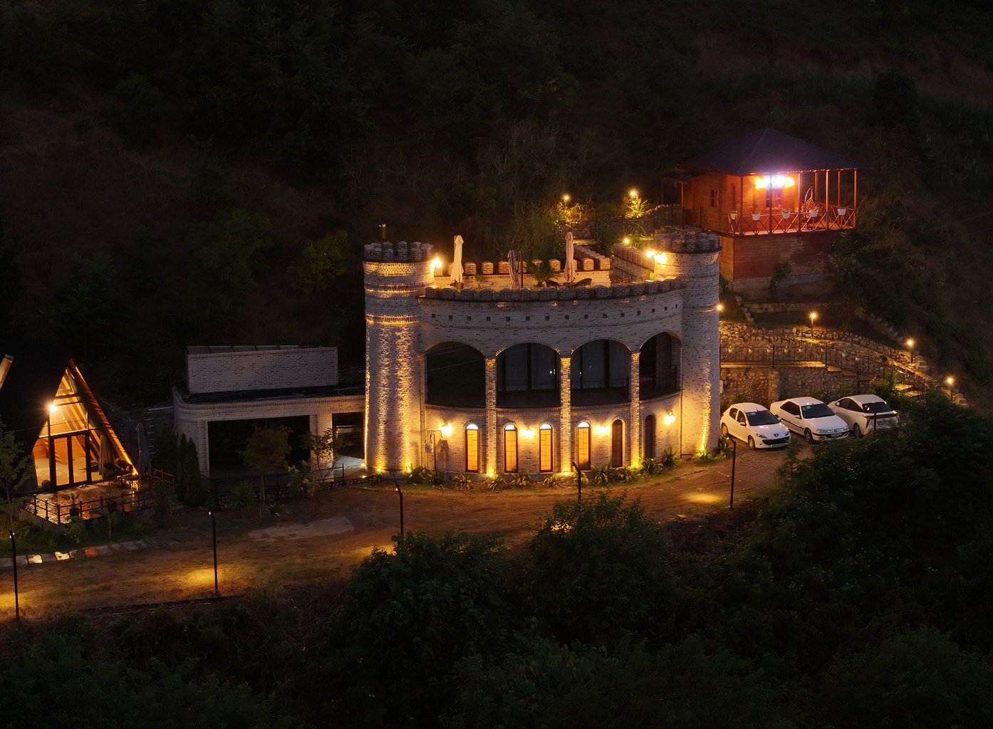 یک خوابه جکوزی دار شاهنشین اوپه واحد قلعه