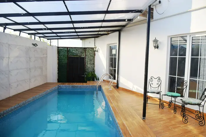 ویلا سه خوابه دوبلکس استخردار آبگرم آسایش 77