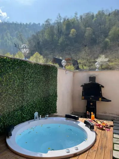 کلبه دوخوابه جکوزی دار سوئیس لند 3