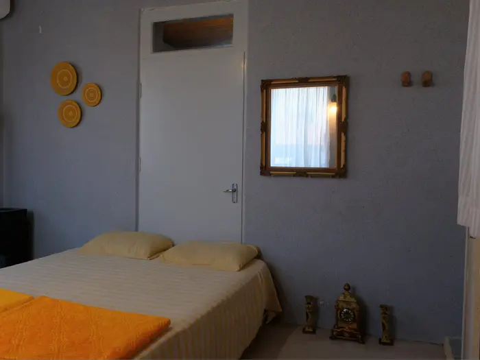 هاستل ما - واحد زرد