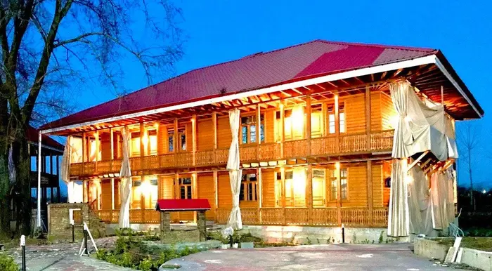 بوم گردی گیل خاتون واحد گیل ماه 1