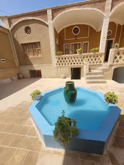 اقامتگاه سنتی ترنج - واحد شاه نشین