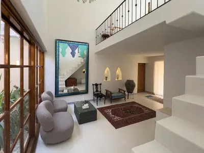 ویلا دوبلکس ساحلی حیاط بزرگ استخردار لوار