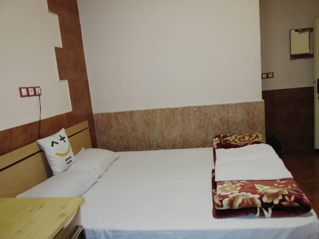 مسافرخانه مهران ولیعصر - واحد سه تخته