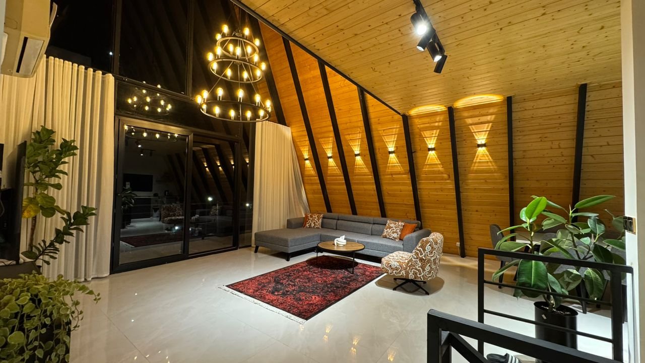 دوخوابه سوئیسی جنگلی جکوزی دار جواهر