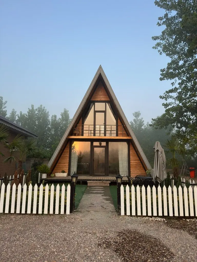 کلبه دوخوابه چوبی جکوزی دار مهیار