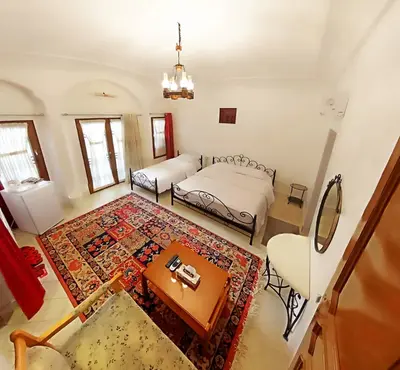 اقامتگاه سنتی خانه معمار - واحد پنج دری پایین