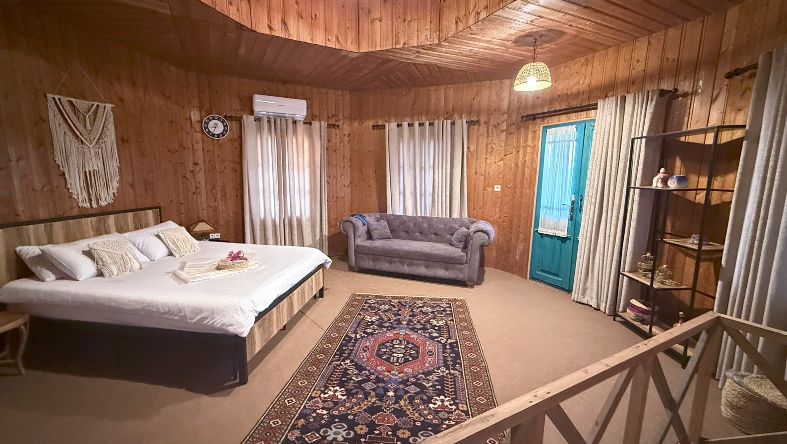 هستی - واحد کلاه فرنگی