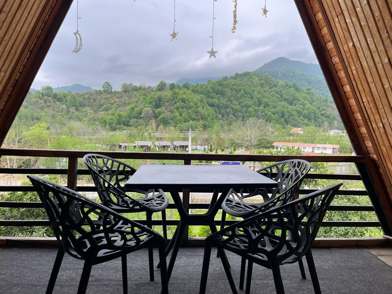 دو خوابه سوئیسی چوبی جکوزی‌دار هیرکان