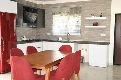 ویلا سه خوابه دوبلکس استخردار آبگرم آسایش 77