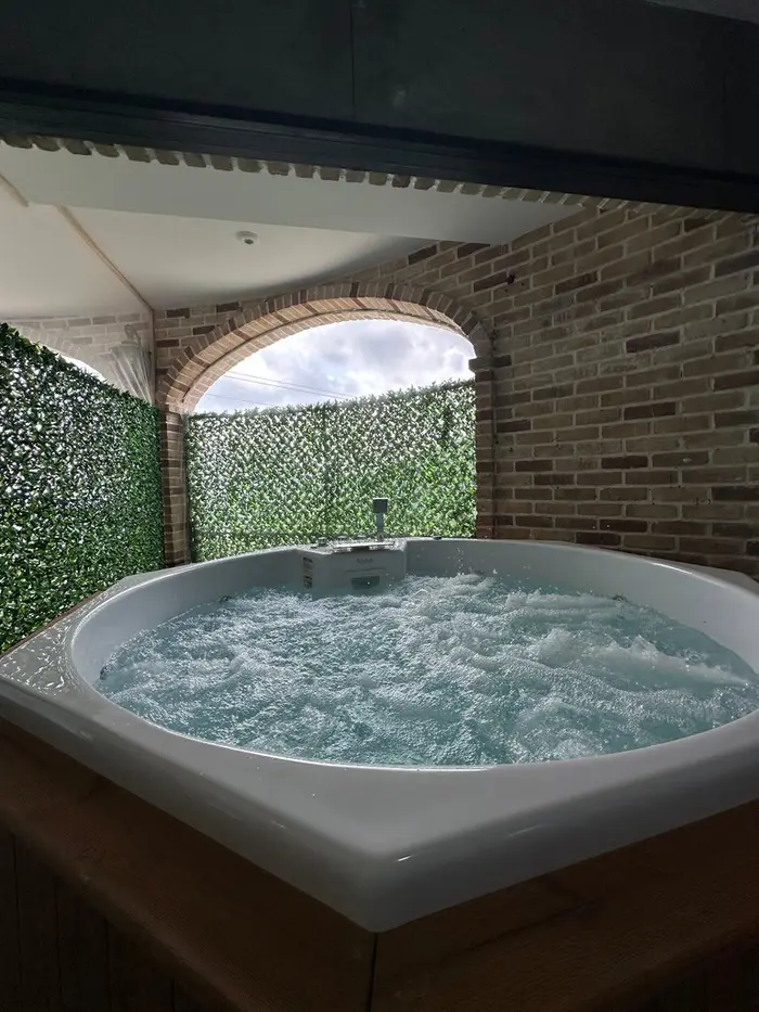 کلبه یک خوابه جکوزی دار شاهنشین اوپه واحد قلعه