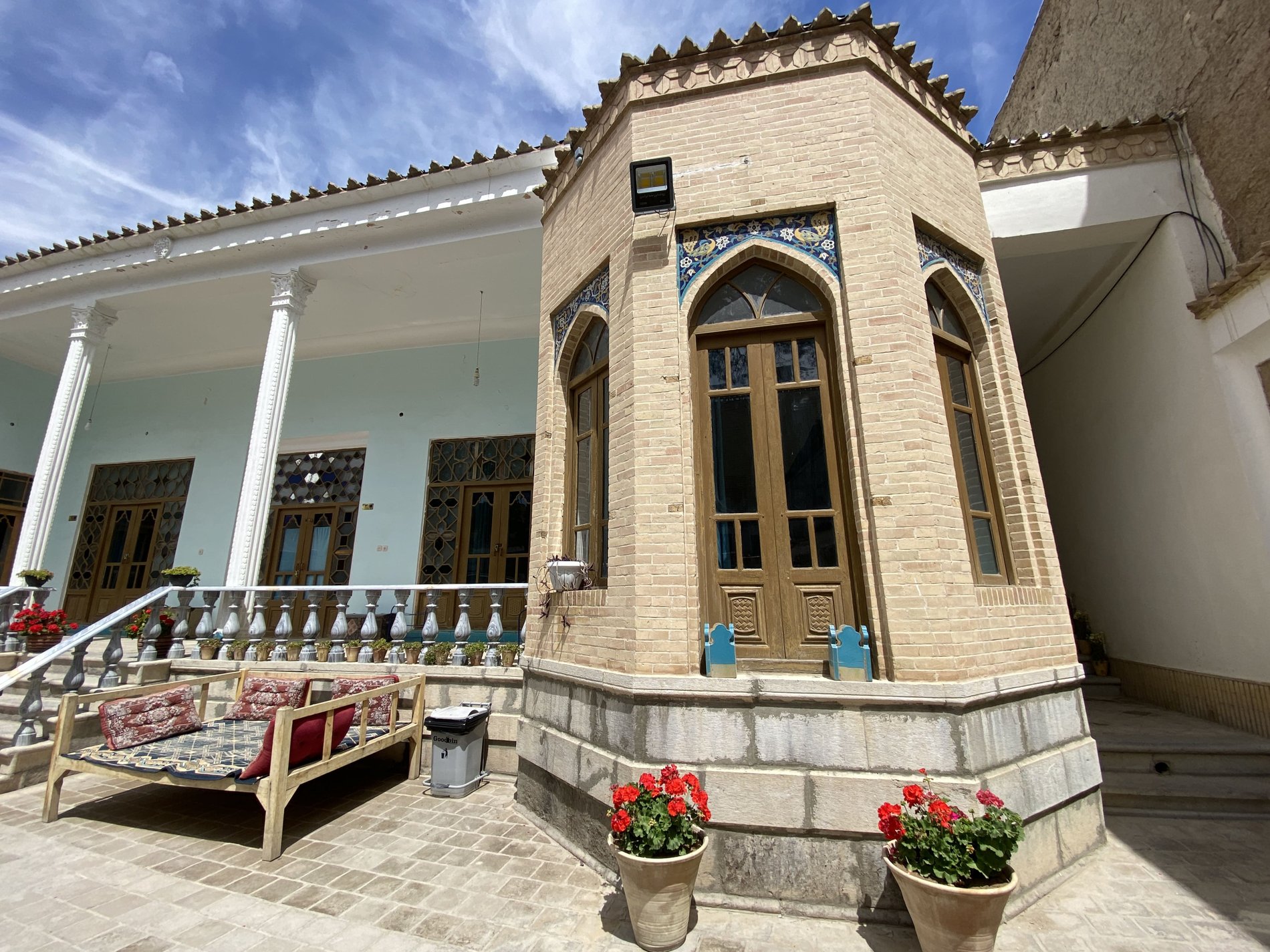 اقامتگاه سنتی گلبهار 2 - واحد چهارتخته