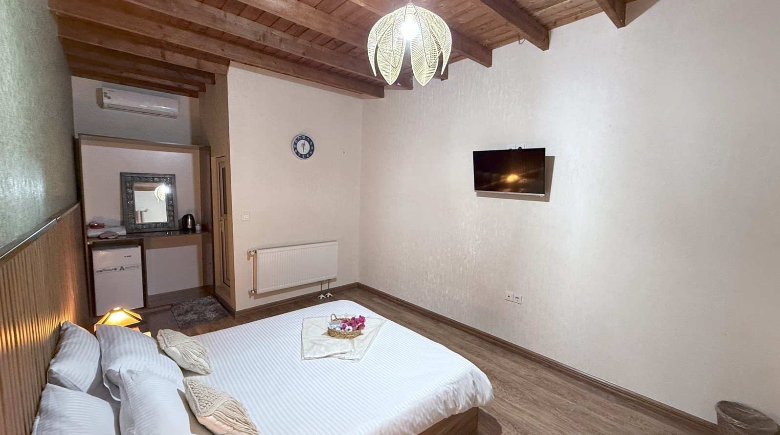 بوم گردی هستی - واحد کندوج