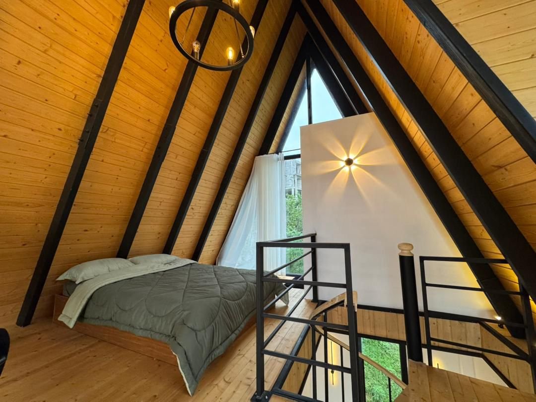 دوخوابه سوئیسی جنگلی جکوزی دار جواهر