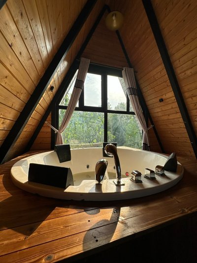 کلبه دوخوابه چوبی جکوزی دار مهیار