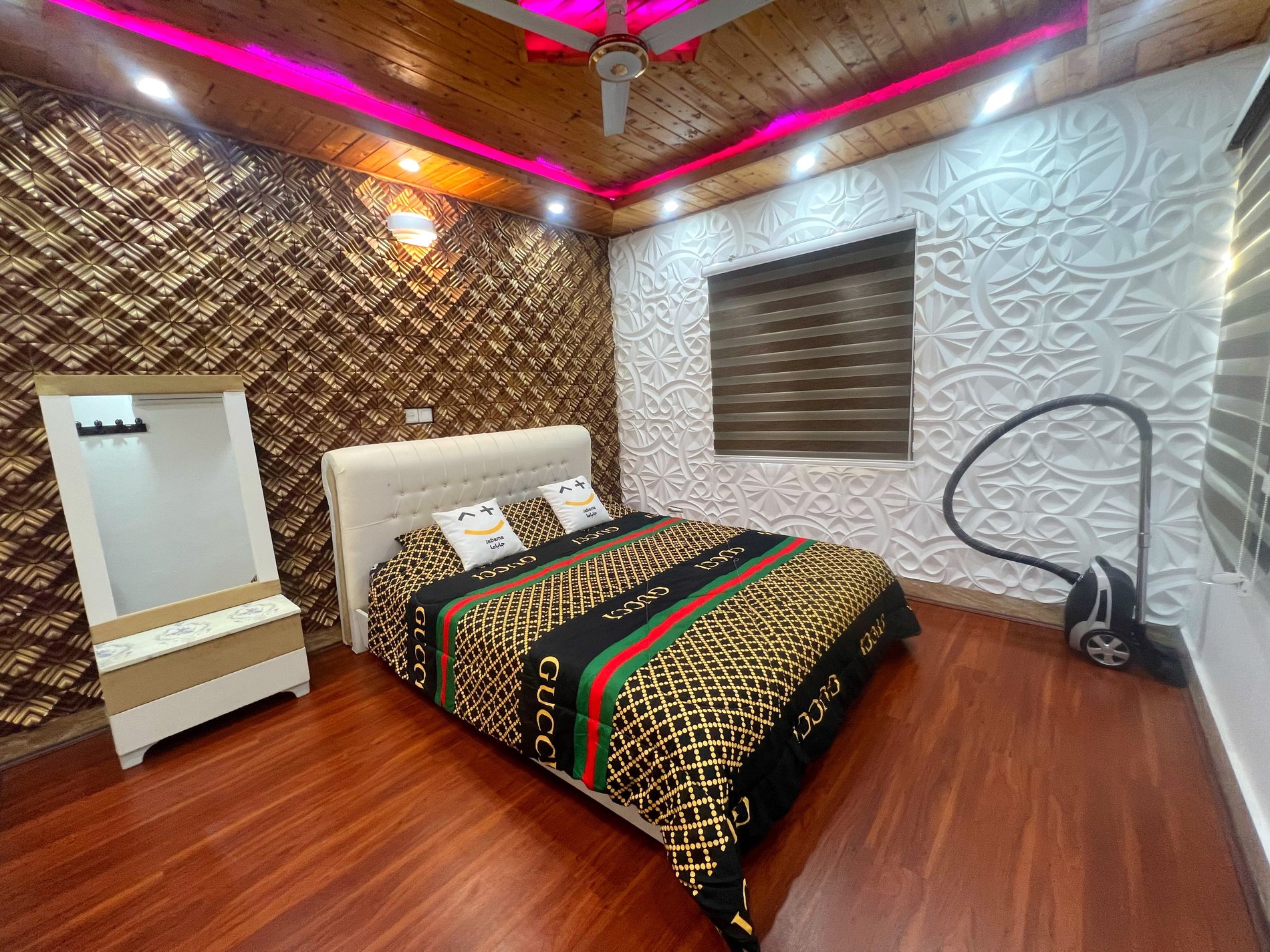 دوخوابه استخردار آبگرم سرسره آبی