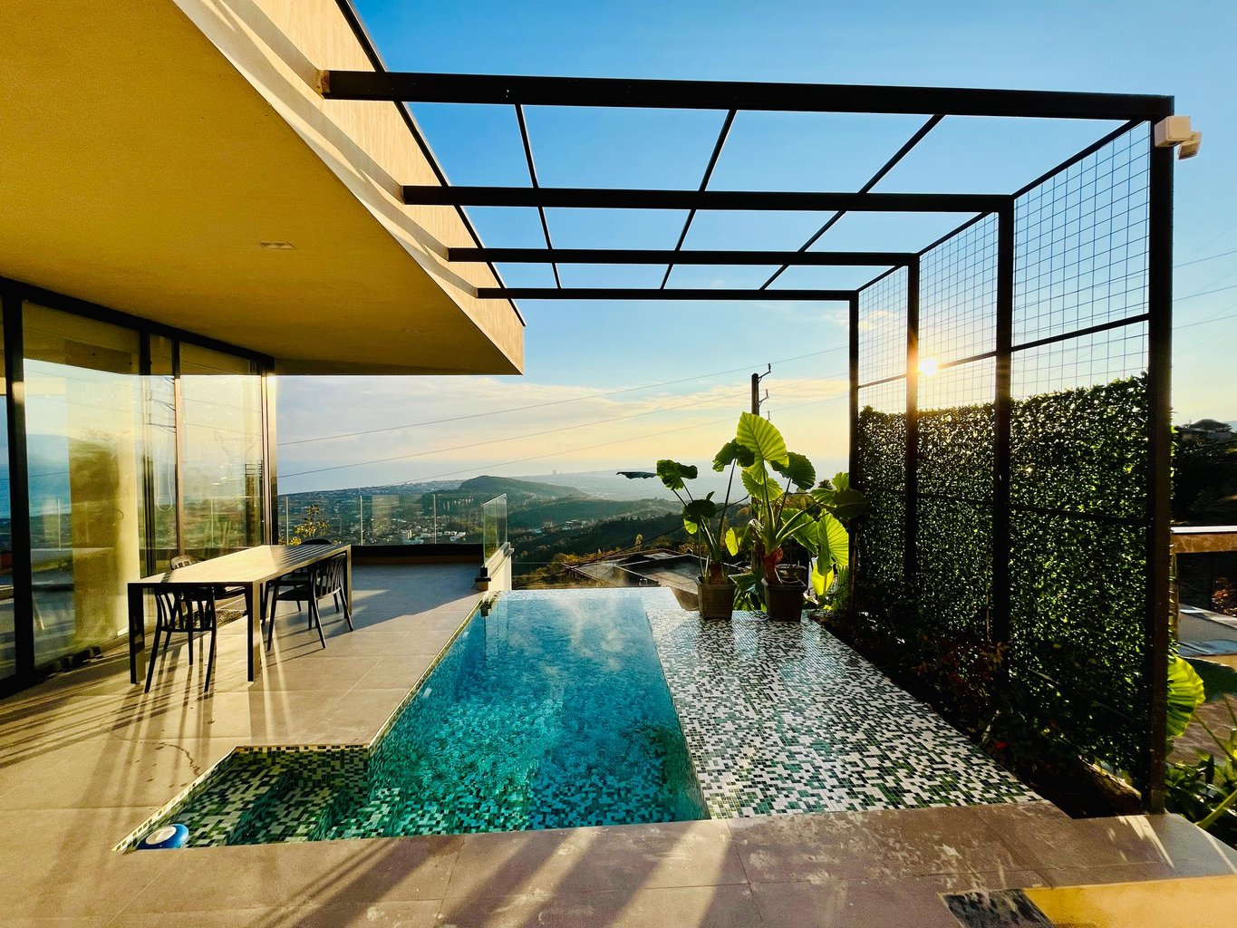 ویلا دوخوابه استخردار آبگرم مدرن آنیما