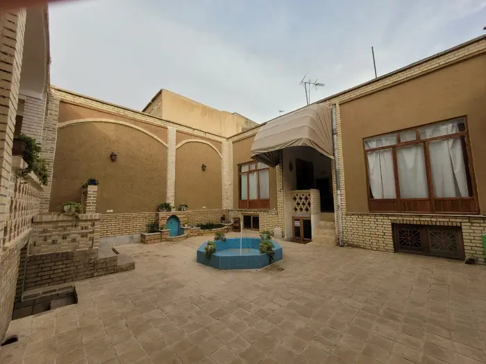 اقامتگاه سنتی ترنج - واحد زمرد