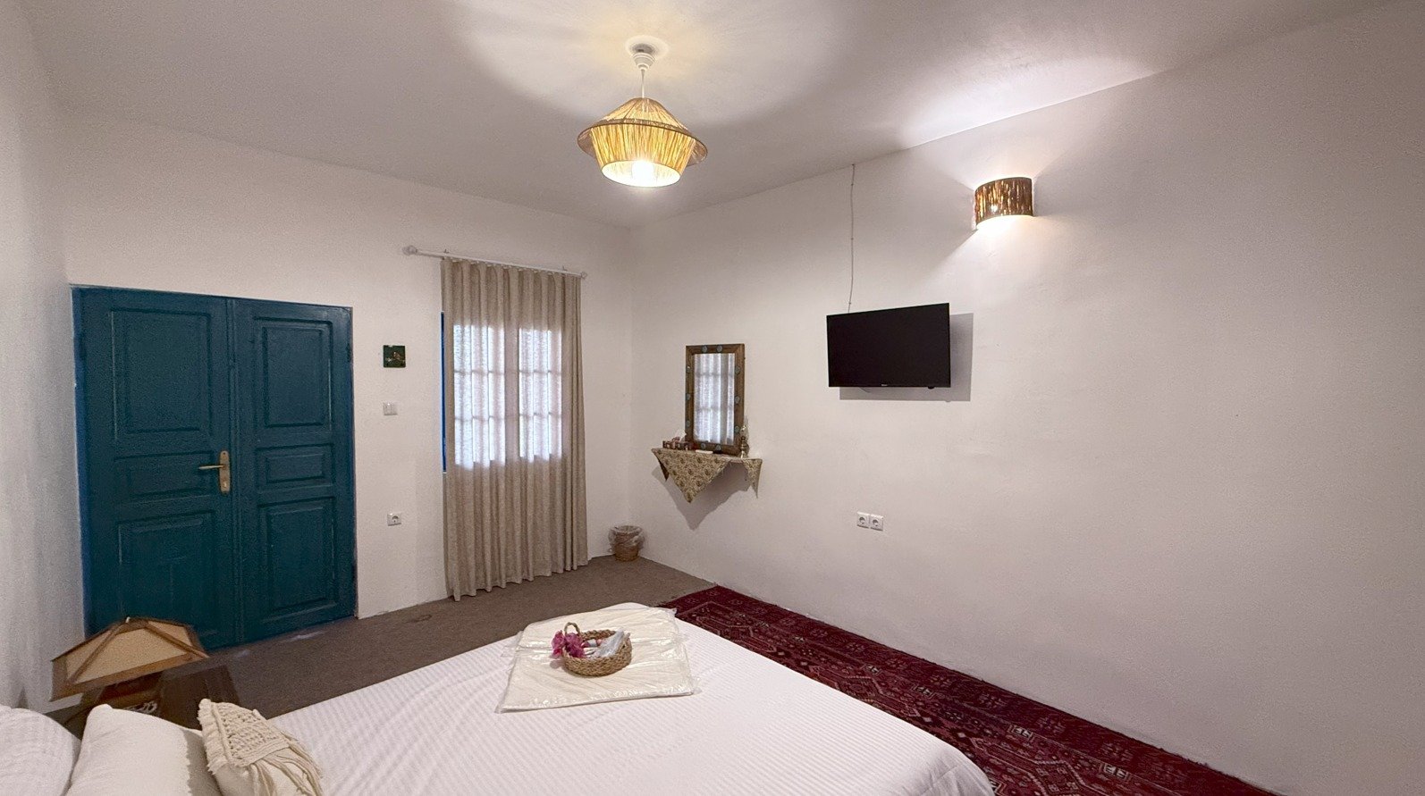 بوم گردی هستی - واحد شوروم