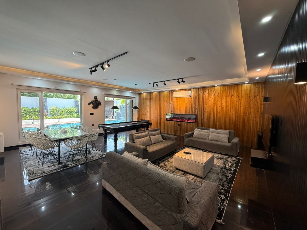 سه خوابه استخردار آبگرم آذین