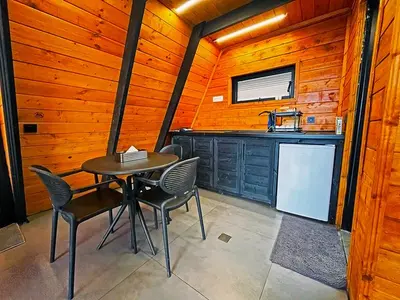 کلبه یک خوابه سوئیسی اوپه واحد جکوزی دار توکا