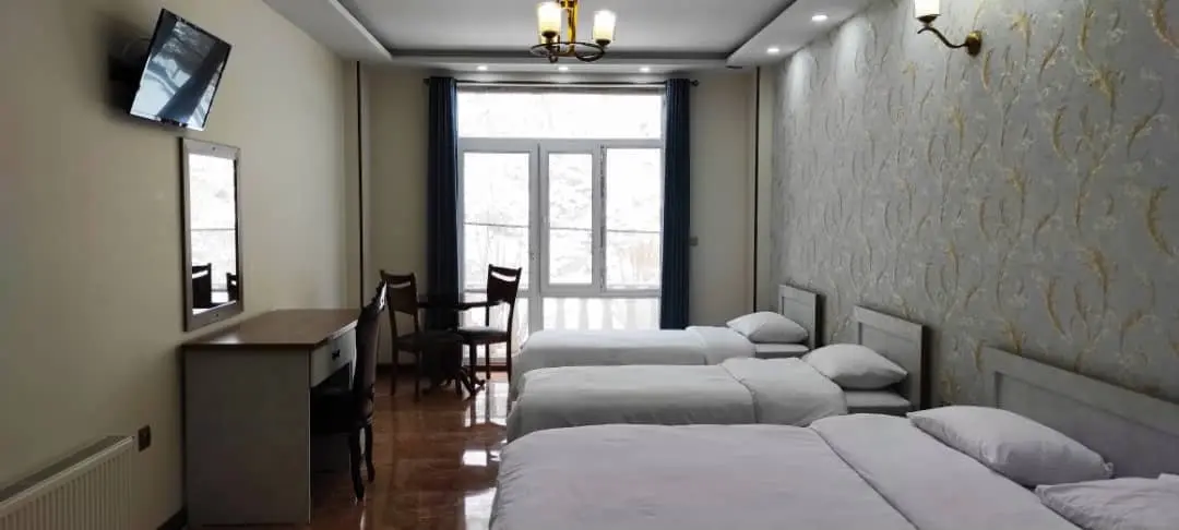 مسافرخانه کیومرث - واحد چهار تخته